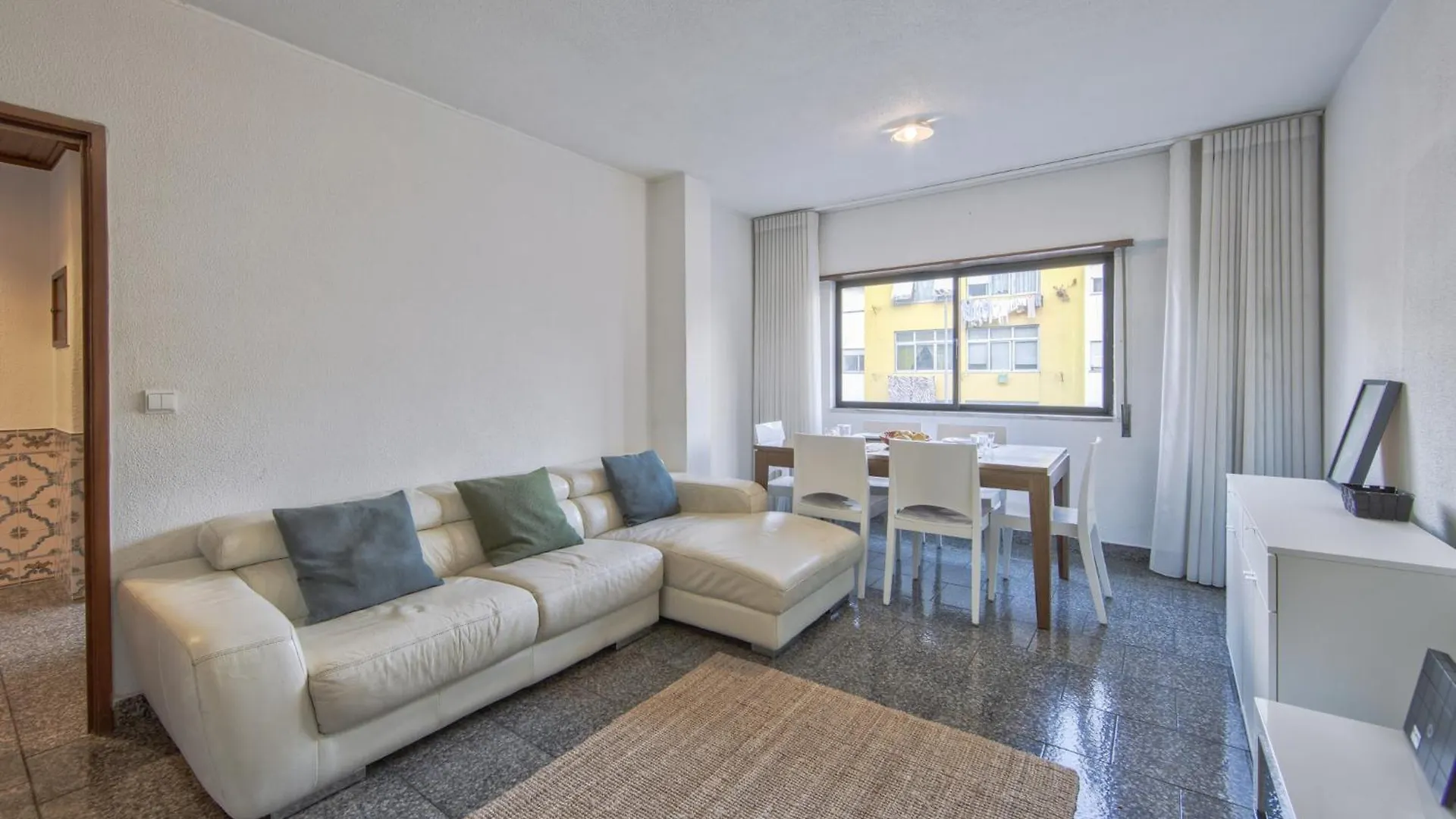 Pontinha Typical By Homing Apartment Lisbon